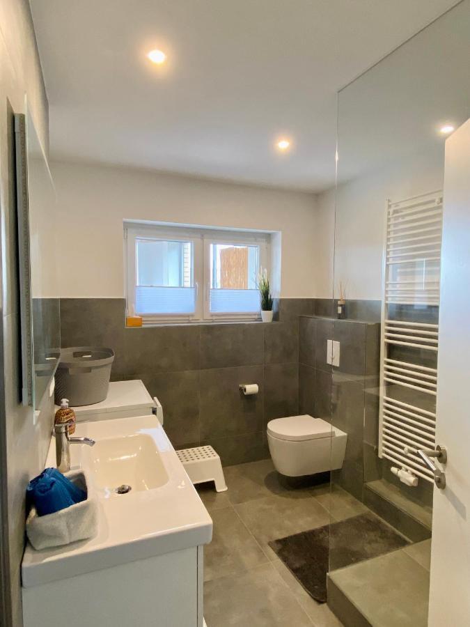 Traumhafte 115 Qm Ferienwohnung Am Steinhuder Meer, Ruhig, Komfortabel, Loggia, Parkplatz, Wifi 분스토트 외부 사진