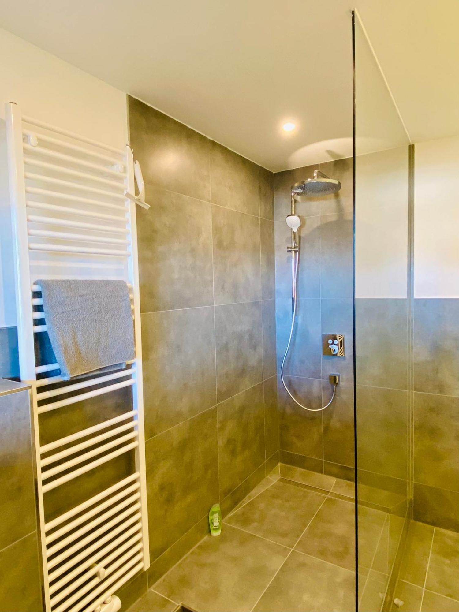 Traumhafte 115 Qm Ferienwohnung Am Steinhuder Meer, Ruhig, Komfortabel, Loggia, Parkplatz, Wifi 분스토트 외부 사진